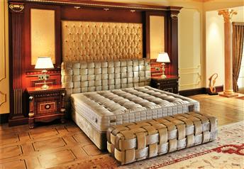 Yatsan CHESS Contemporary Classic Upholstered Bed