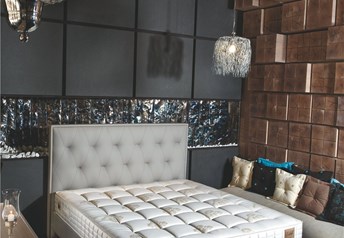 Yatsan SERAFIN Contemporary Classic Upholstered Bed