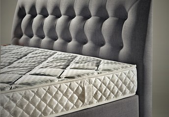 Yatsan SPIRIT Contemporary Classic Upholstered Bed