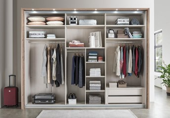 example of interior layout, mixing default and extra accessories