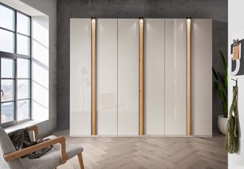 300 cm, champagne carcass, champagne glass doors, strips in bianco oak with lighting