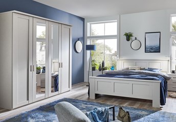 200 cm wardrobe in champagne, middle mirrors, matching bedstead and cabinets