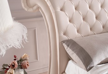Quarrata DEA Classic Contemporary Italian Leather Bed