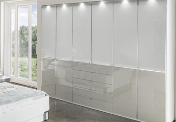 Please disregard the exterior drawers - Featuring Corniche with Lights